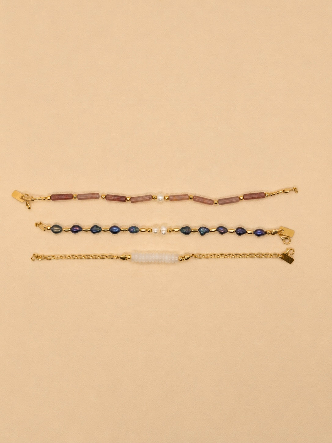 BRACELETES